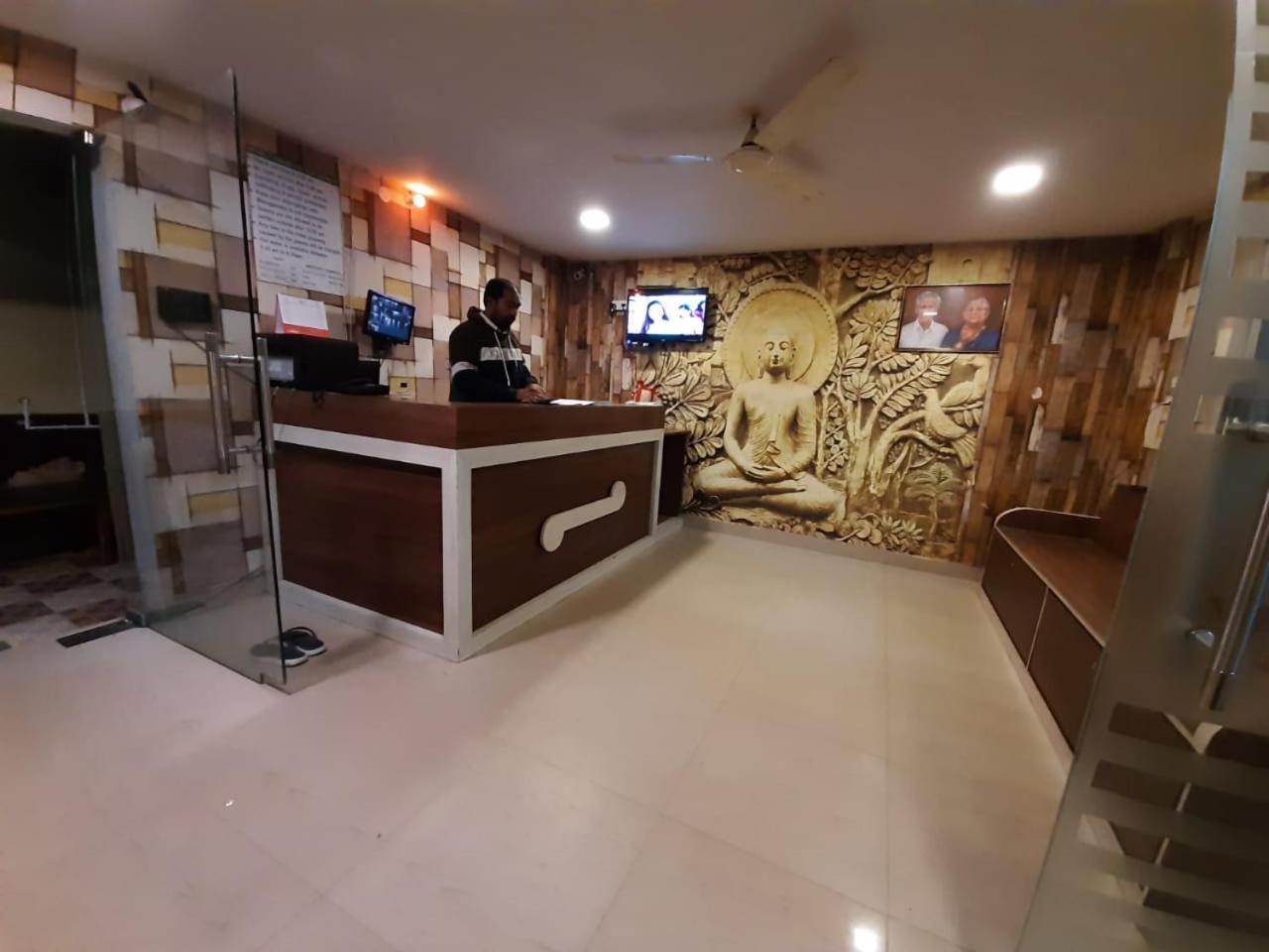 Hotel Vashishta Inn Paderu Exterior foto